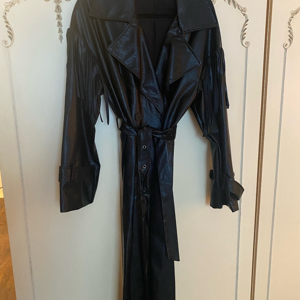 🤠 Black Fringe Trench Coat - Picture 7 of 8